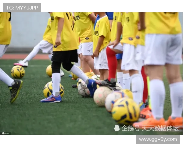 以强烈节奏感展现足球过人技巧与场上高压动态魅力深度解析全景篇